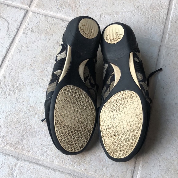 Black Coach Shoes. Size 7 - Picture 3 of 7